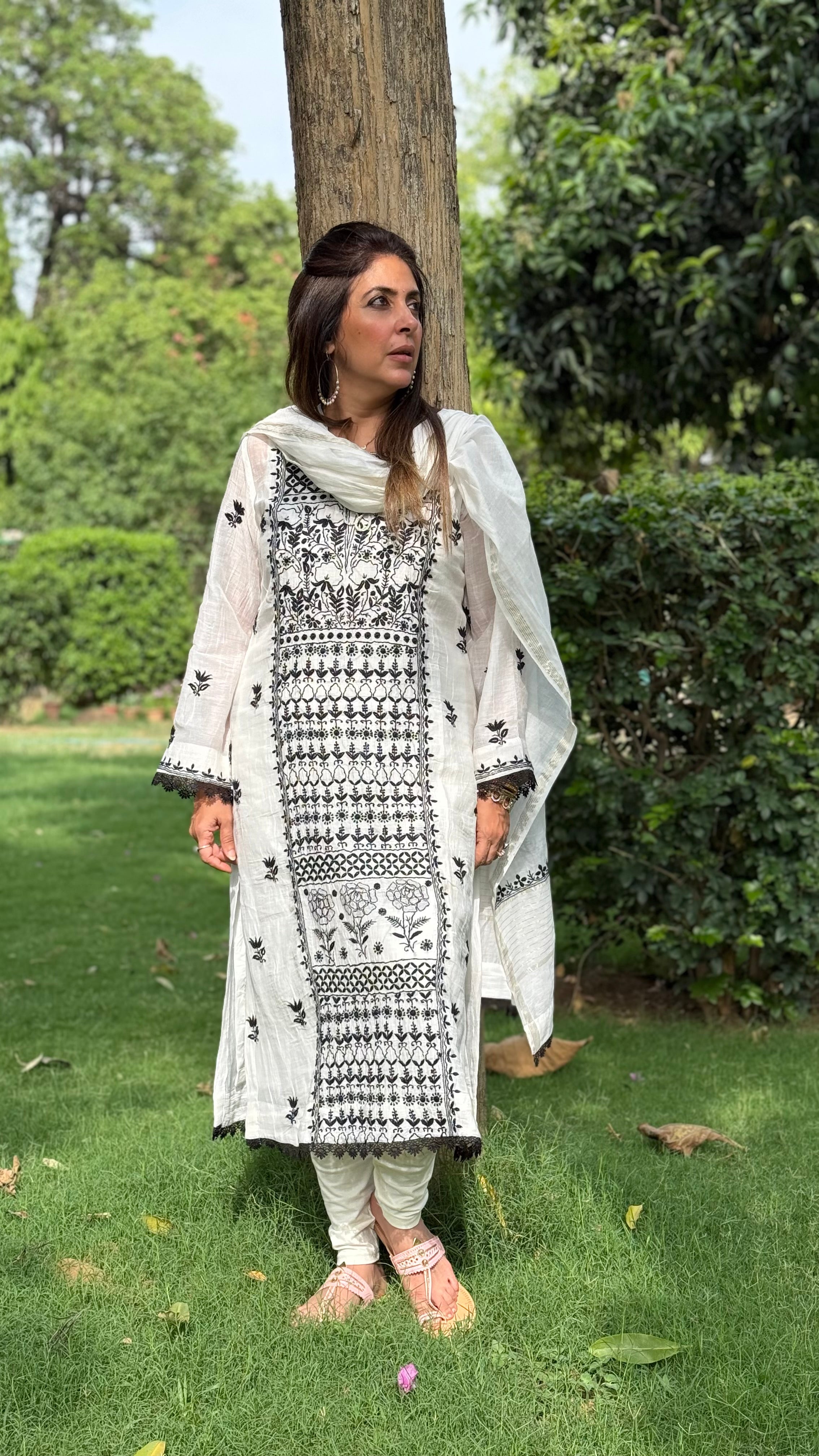 Ivory/Black Mul Chanderi Zahra Kurta Pant Dupatta with Moti Cutdana