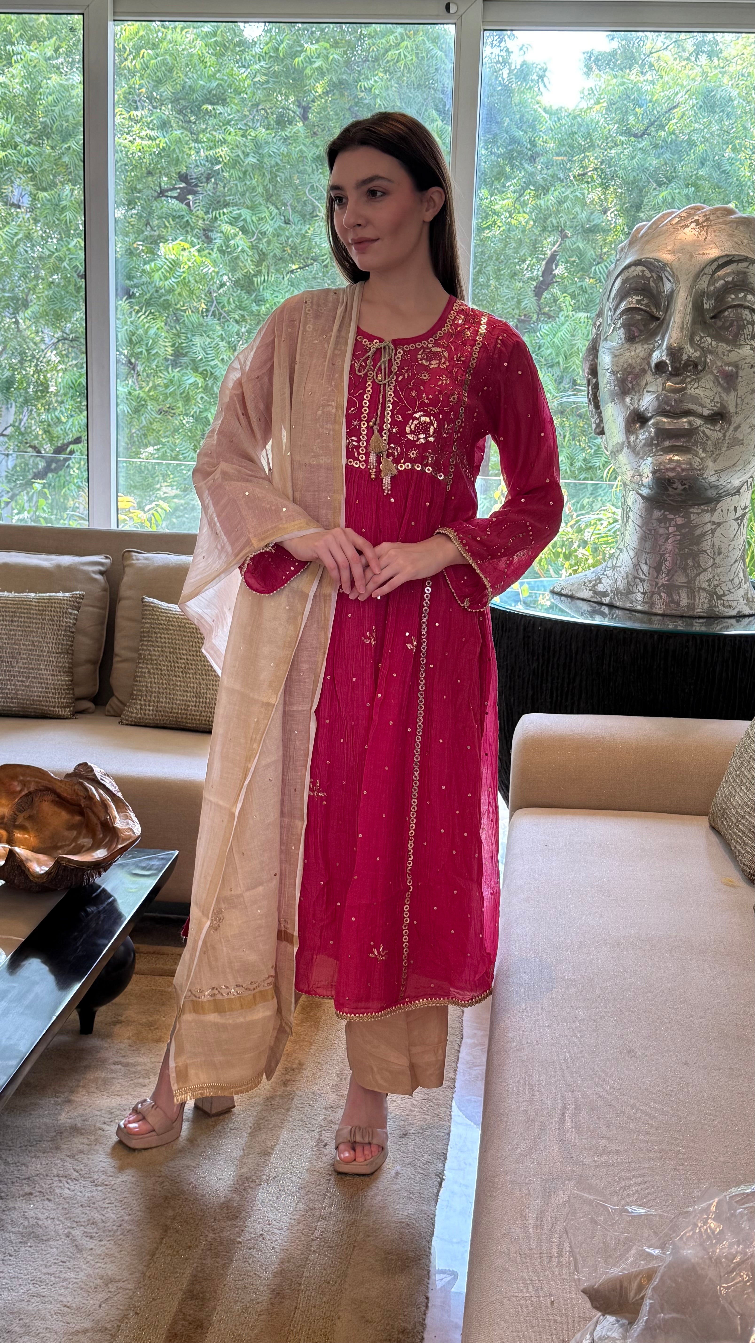Raani Haya Kurta Dupatta Pant Set in Chanderi with Golden Pitta