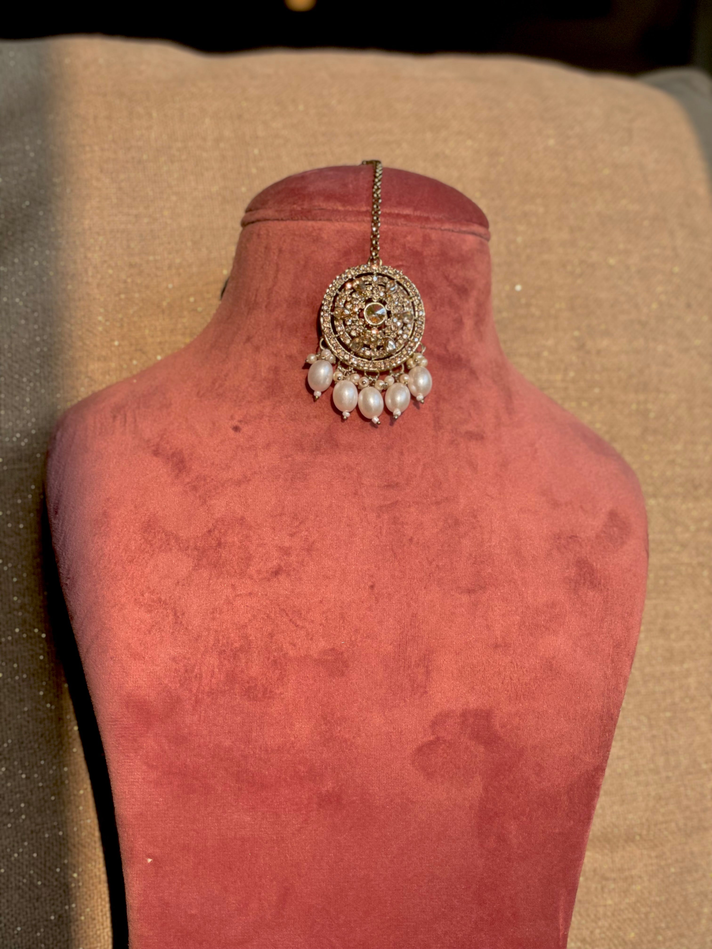 Gulnoor Maangtika