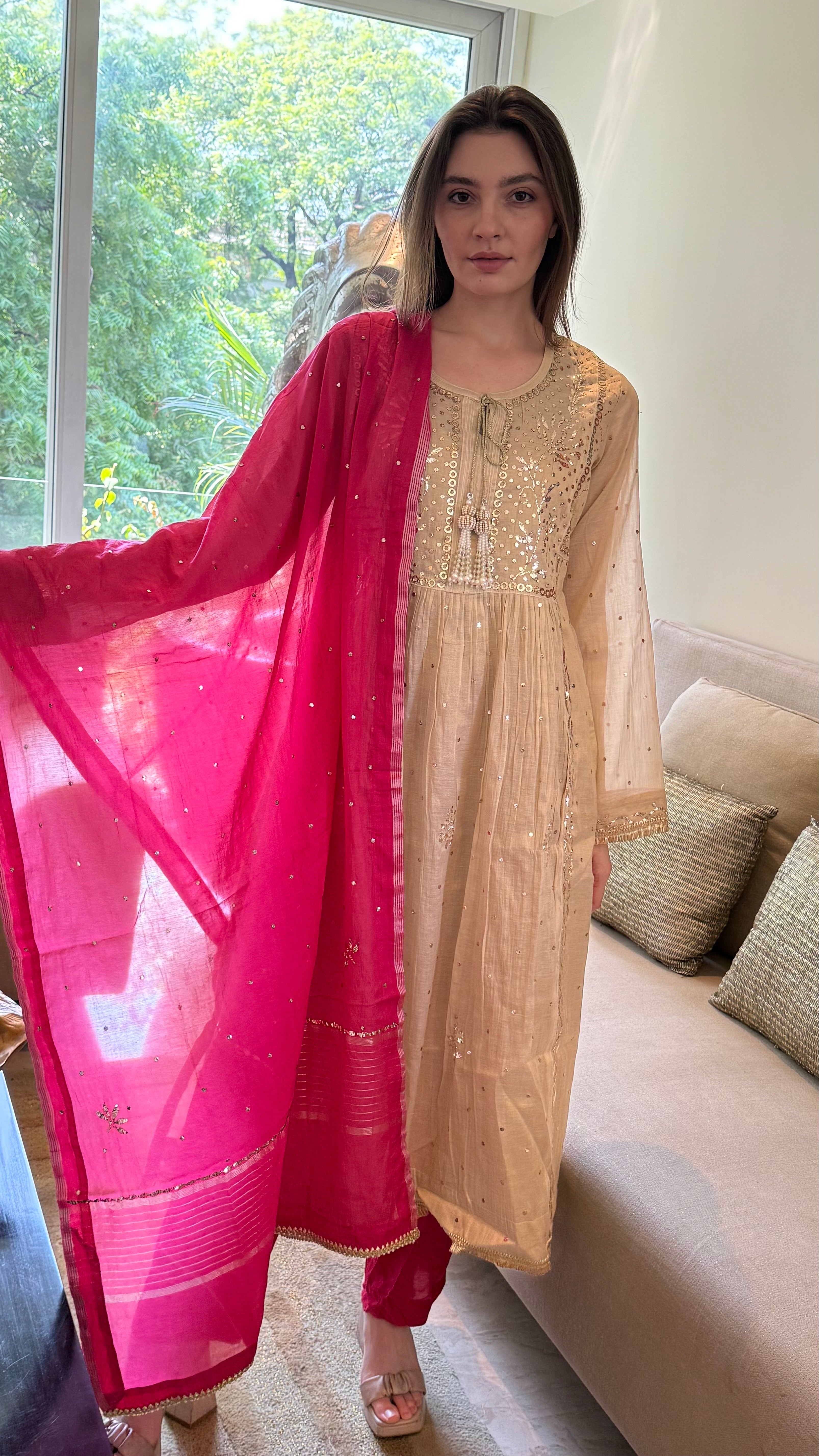 Gold Haya Kurta Dupatta Pant Set in Chanderi with Golden Pitta