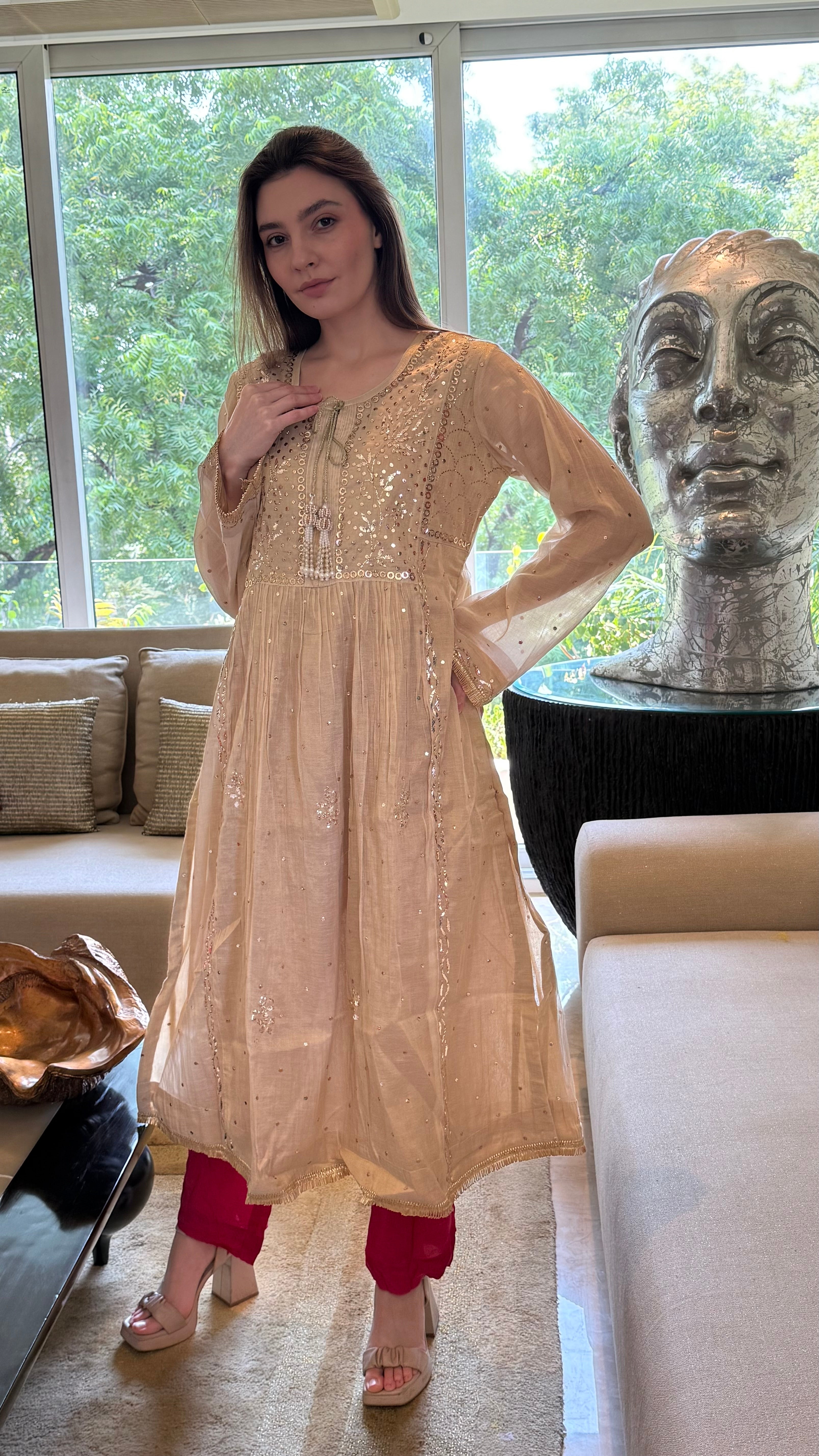 Gold Haya Kurta Dupatta Pant Set in Chanderi with Golden Pitta