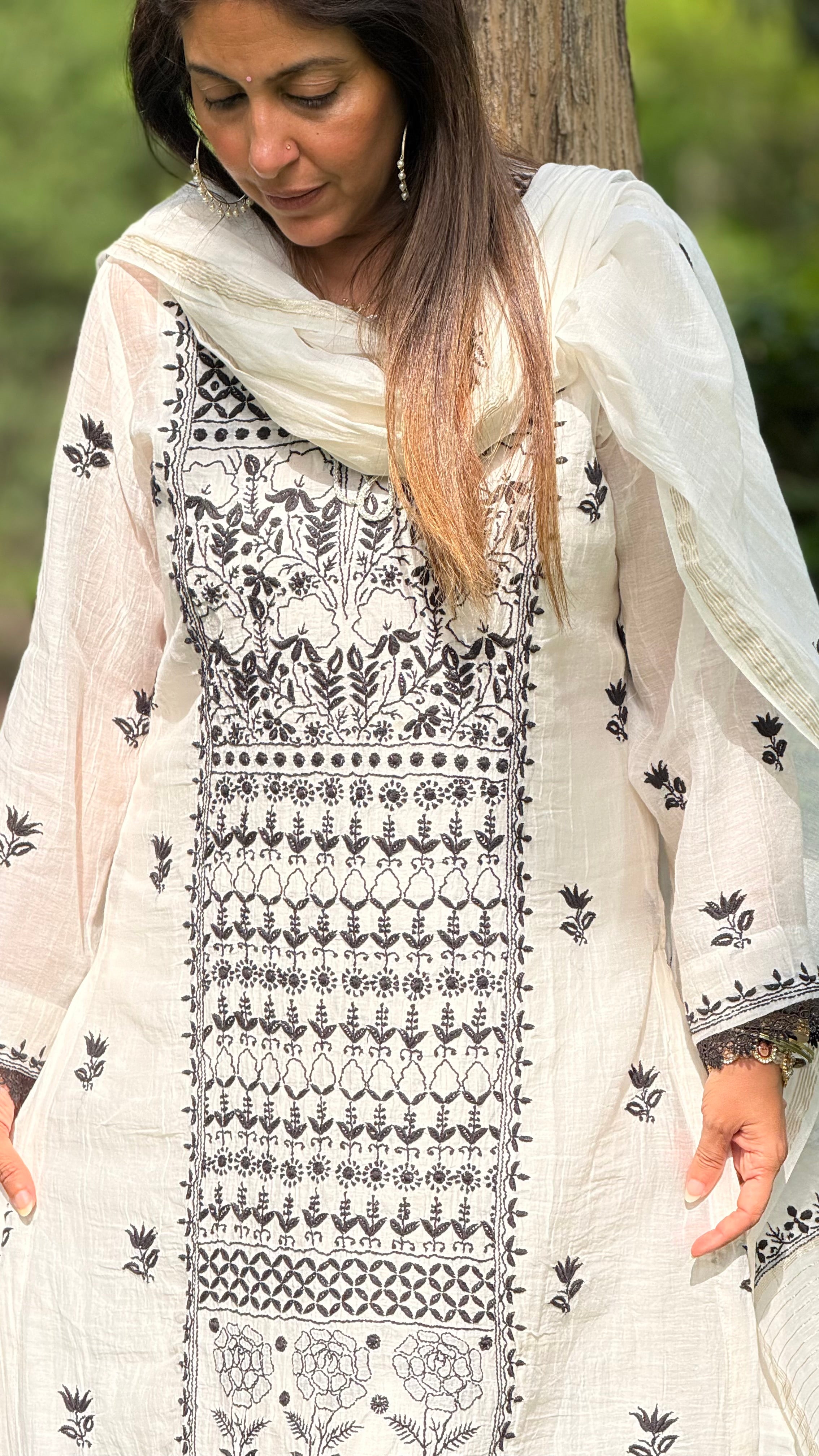 Ivory/Black Mul Chanderi Zahra Kurta Pant Dupatta with Moti Cutdana