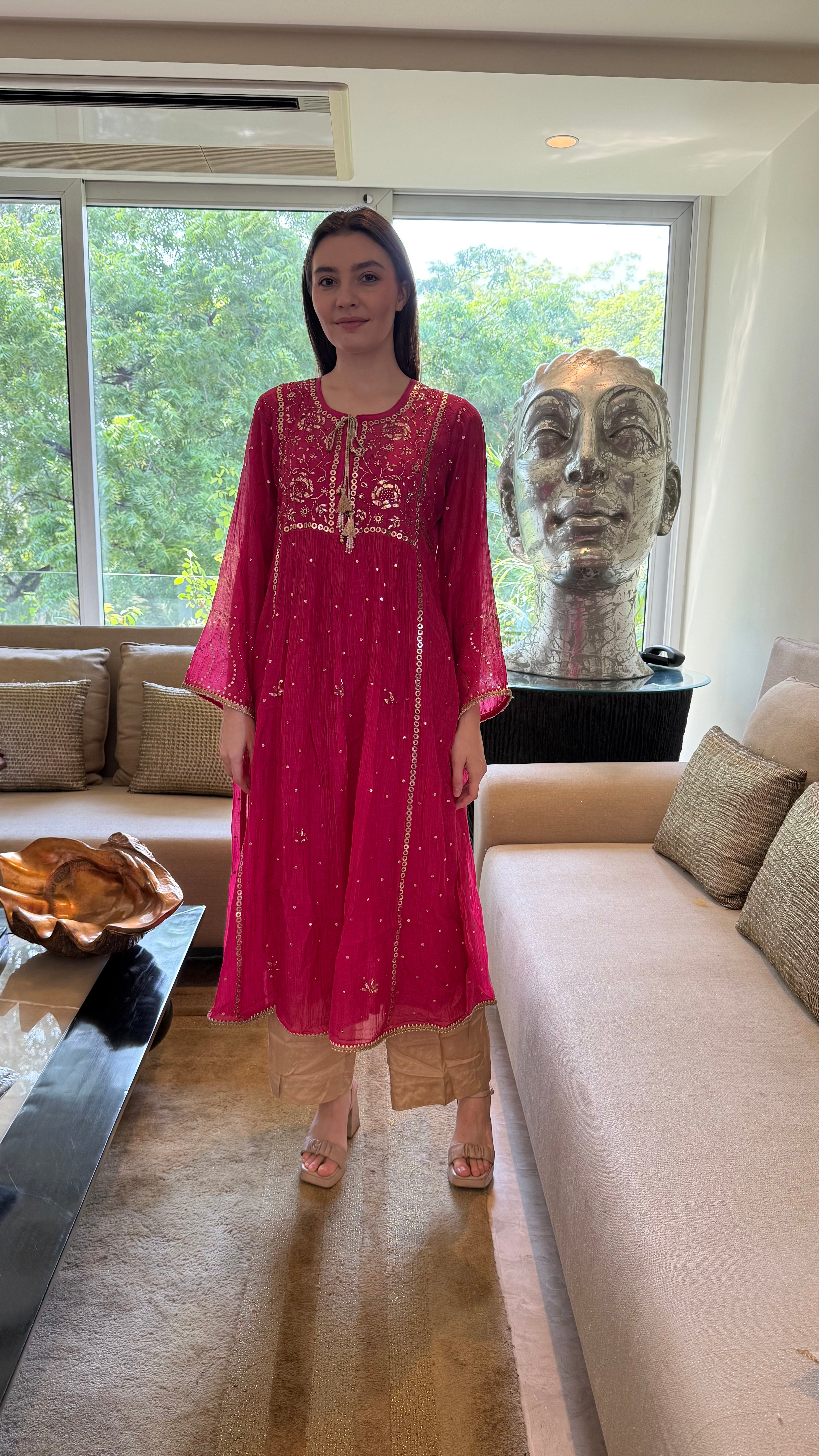 Raani Haya Kurta Dupatta Pant Set in Chanderi with Golden Pitta
