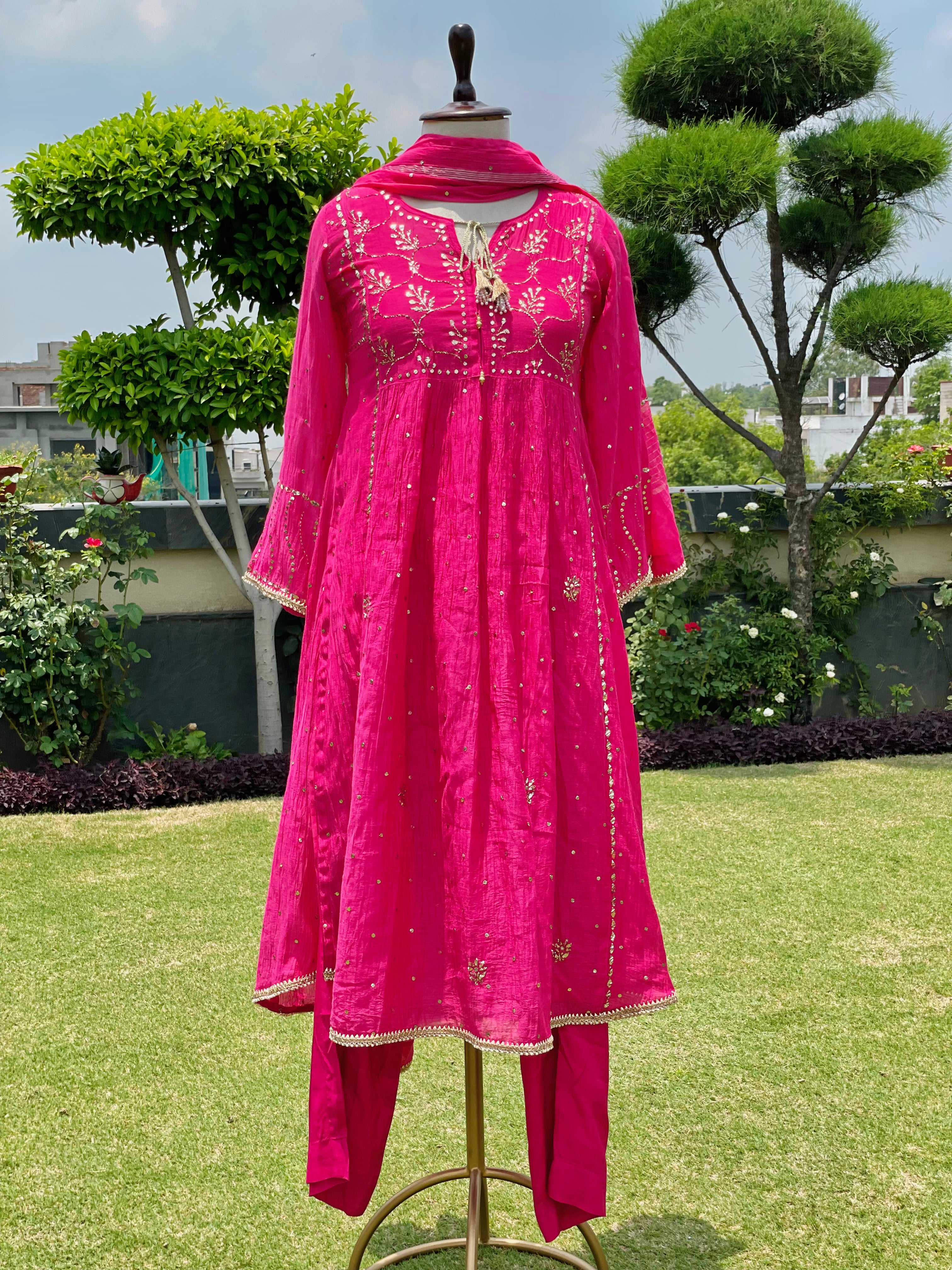 Fuchsia Haya Kurta Dupatta Pant Set in Chanderi with Golden Pitta