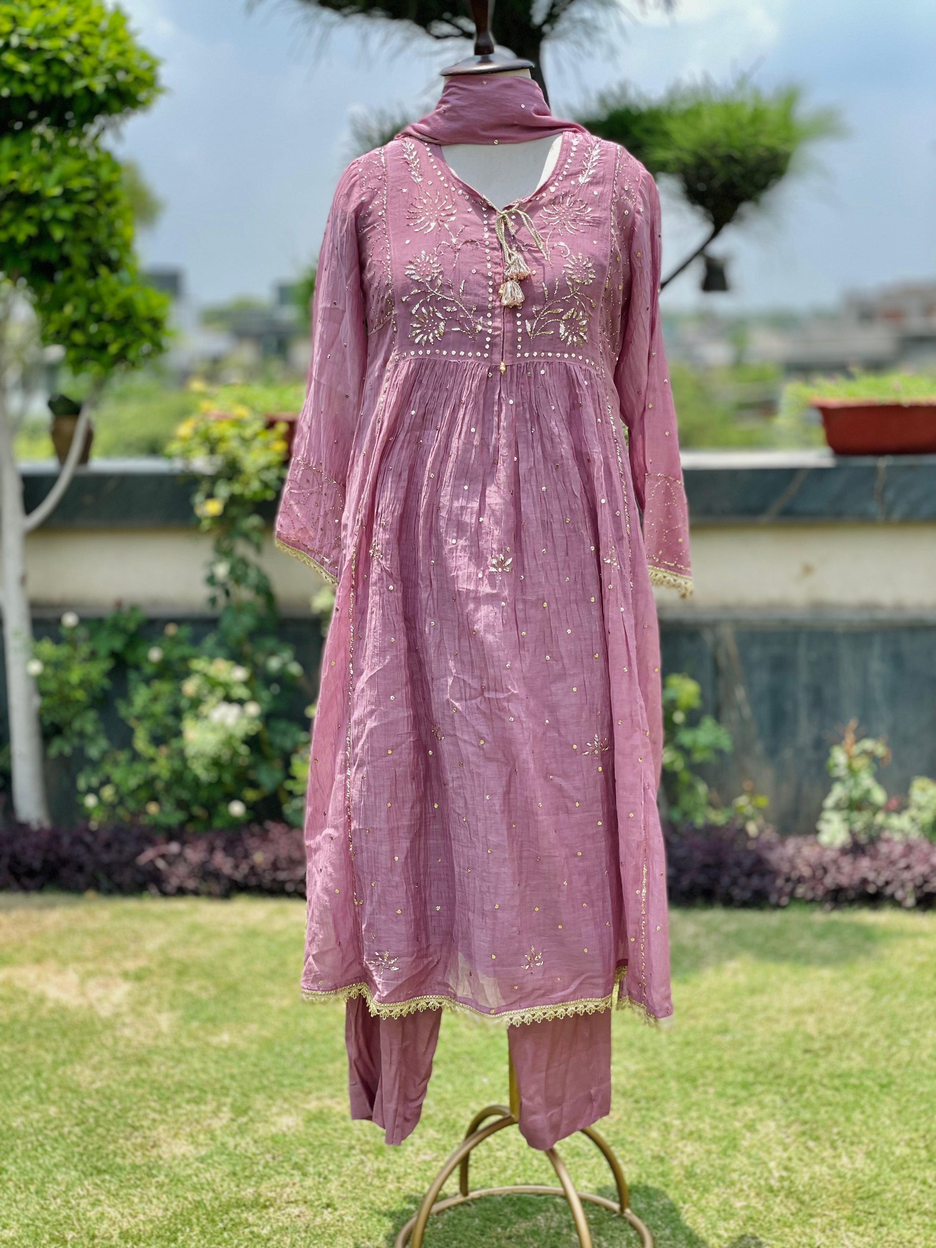 Mauve Haya Kurta Dupatta Pant Set in Chanderi with Golden Pitta