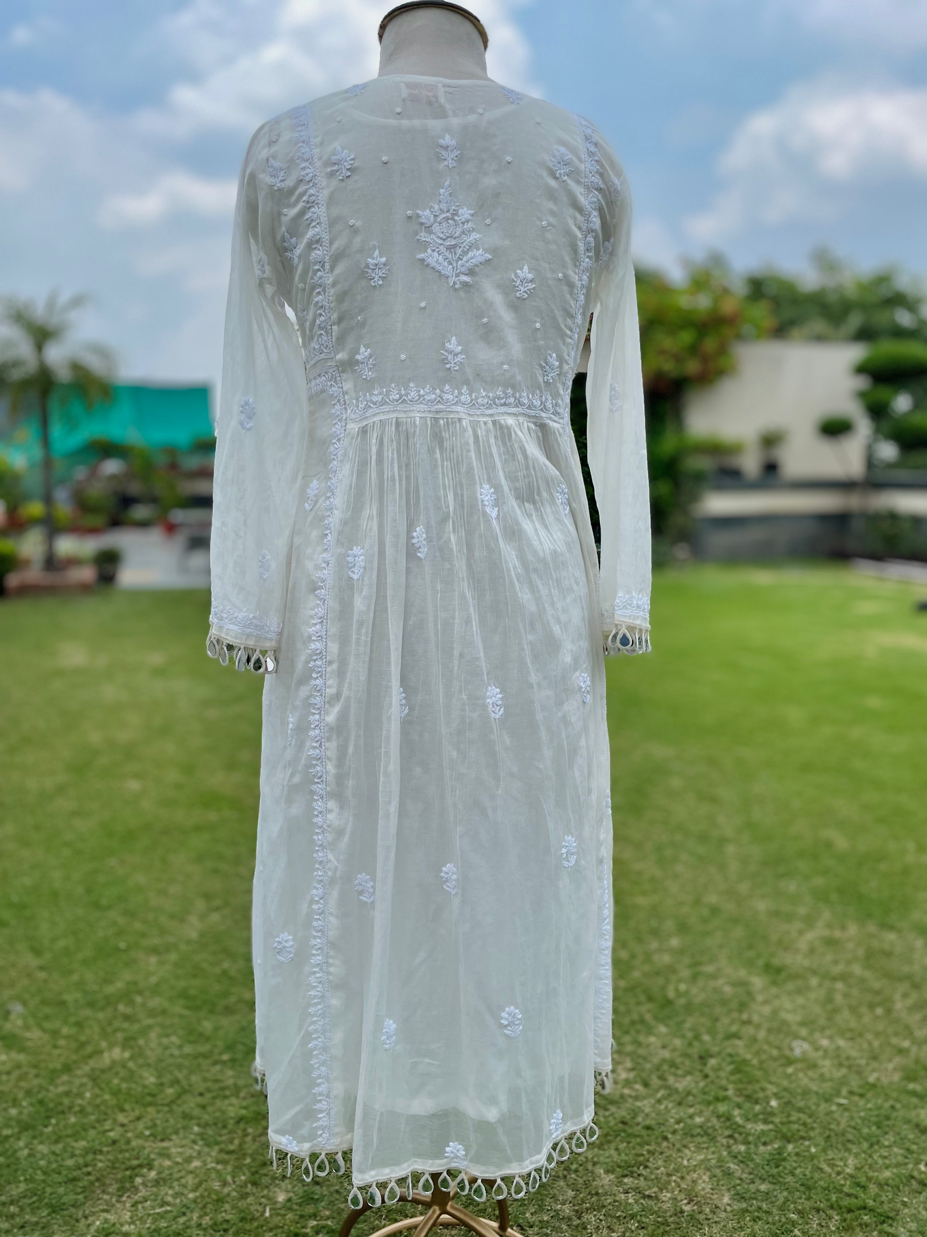 White Chanderi Nabiya Kurta Pant Dupatta with Moti Cutdana