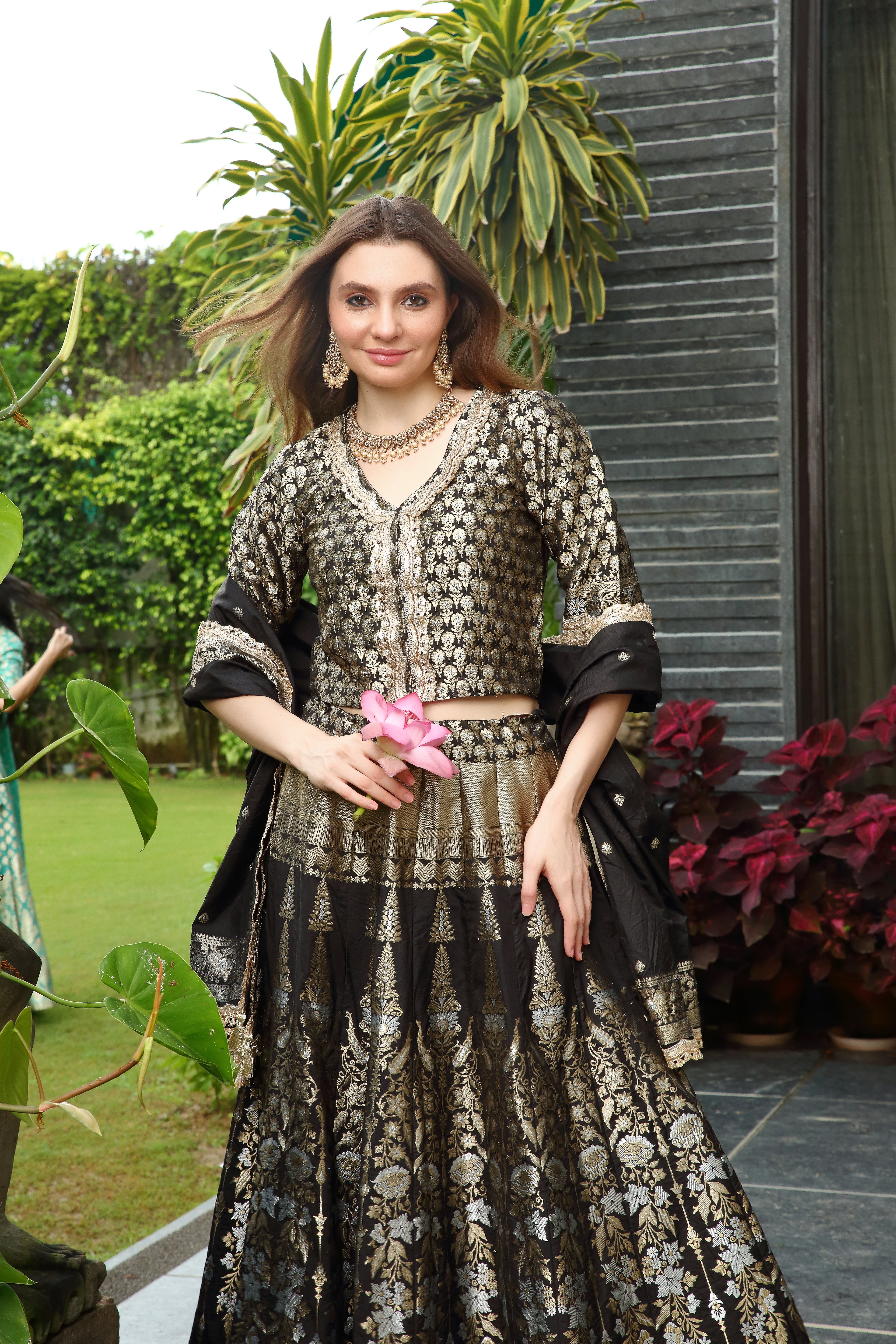 Black & Gold Niamat Ghaghra Set