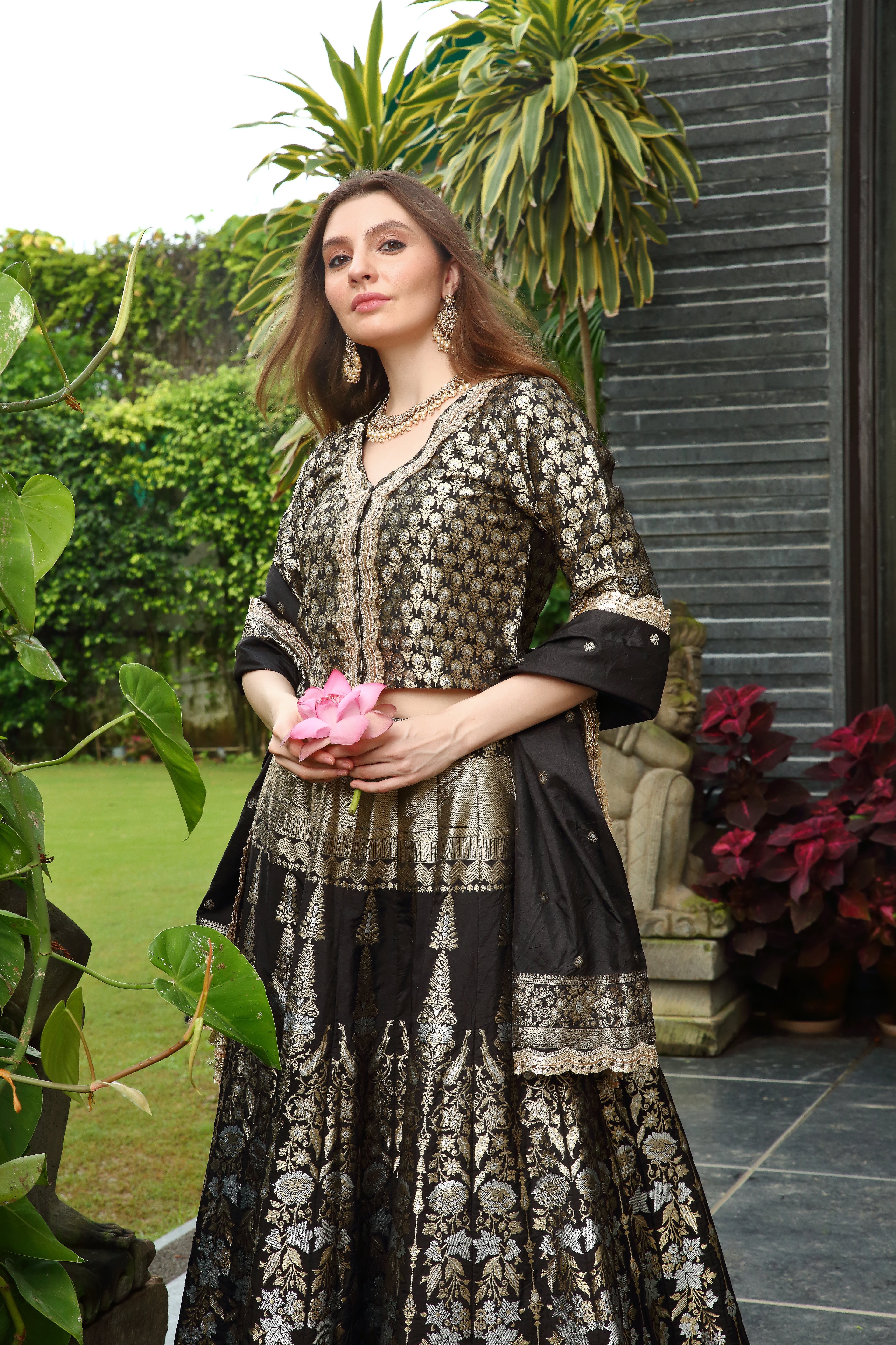 Black & Gold Niamat Ghaghra Set