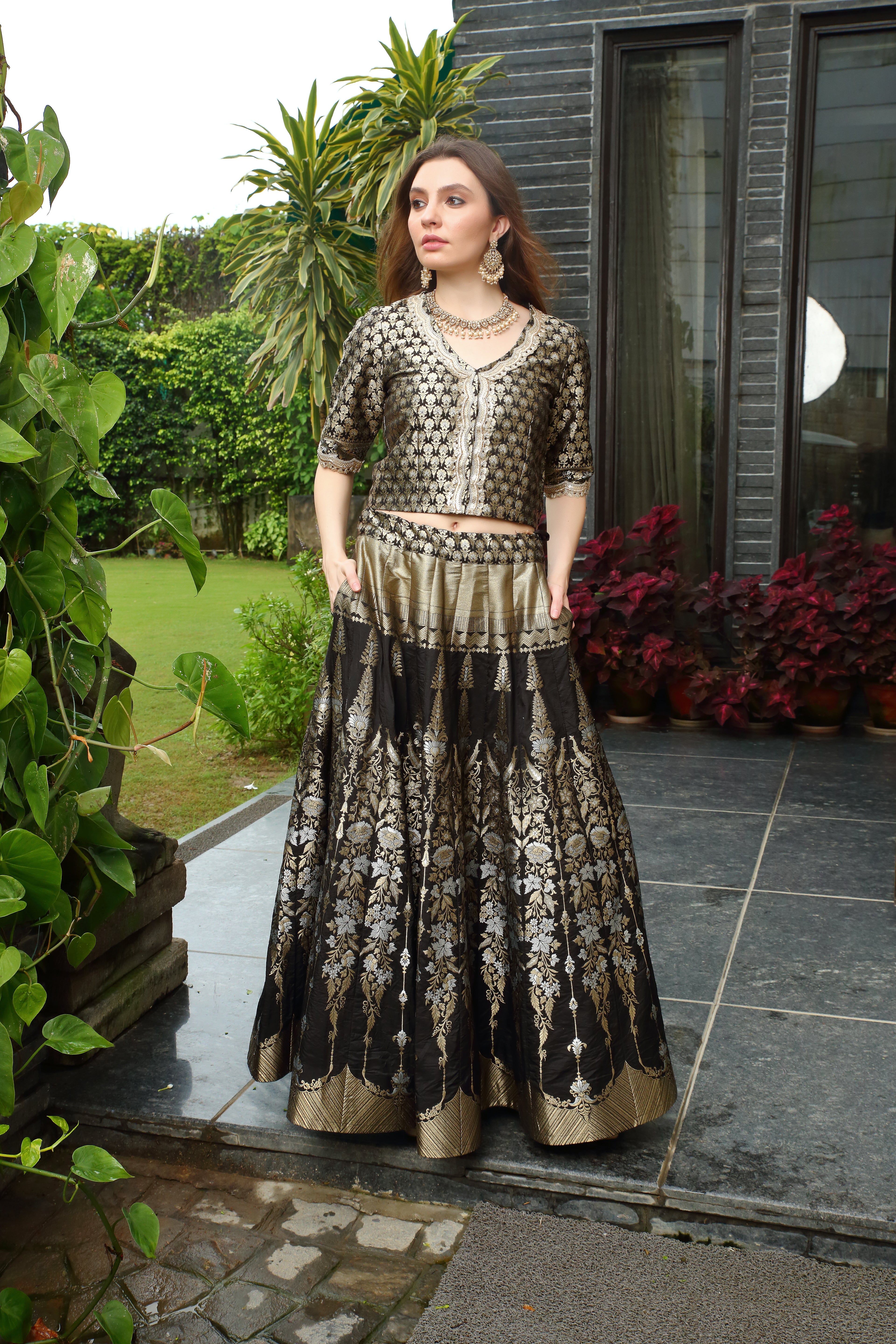 Black & Gold Niamat Ghaghra Set